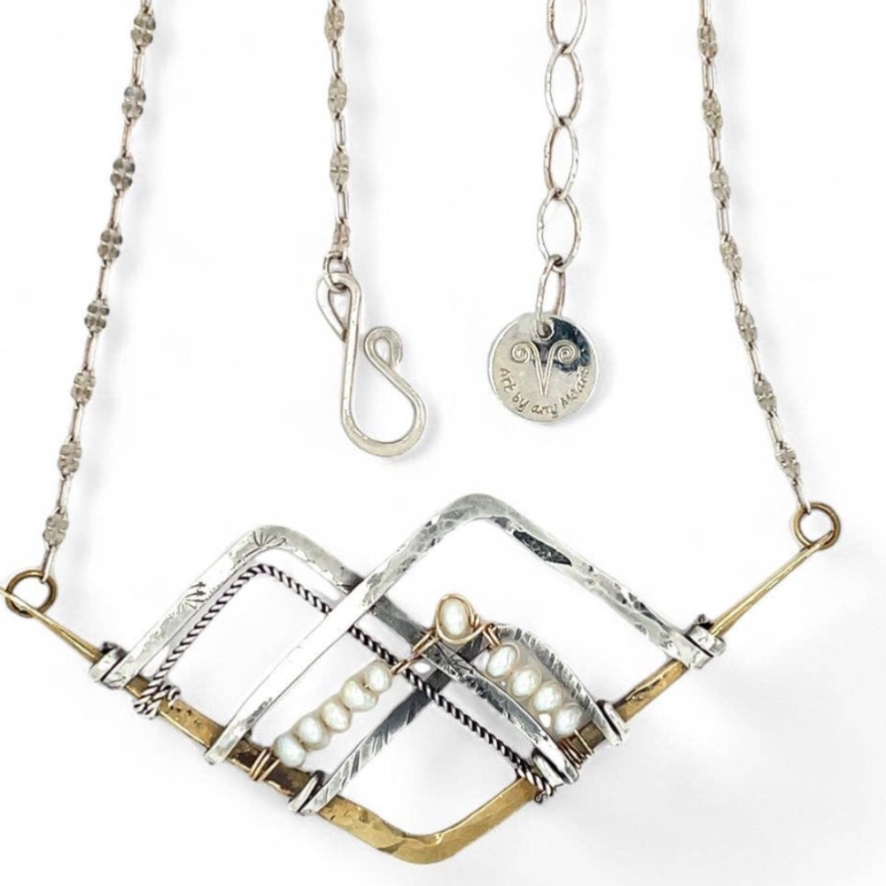 Himalayas Necklace-pearls